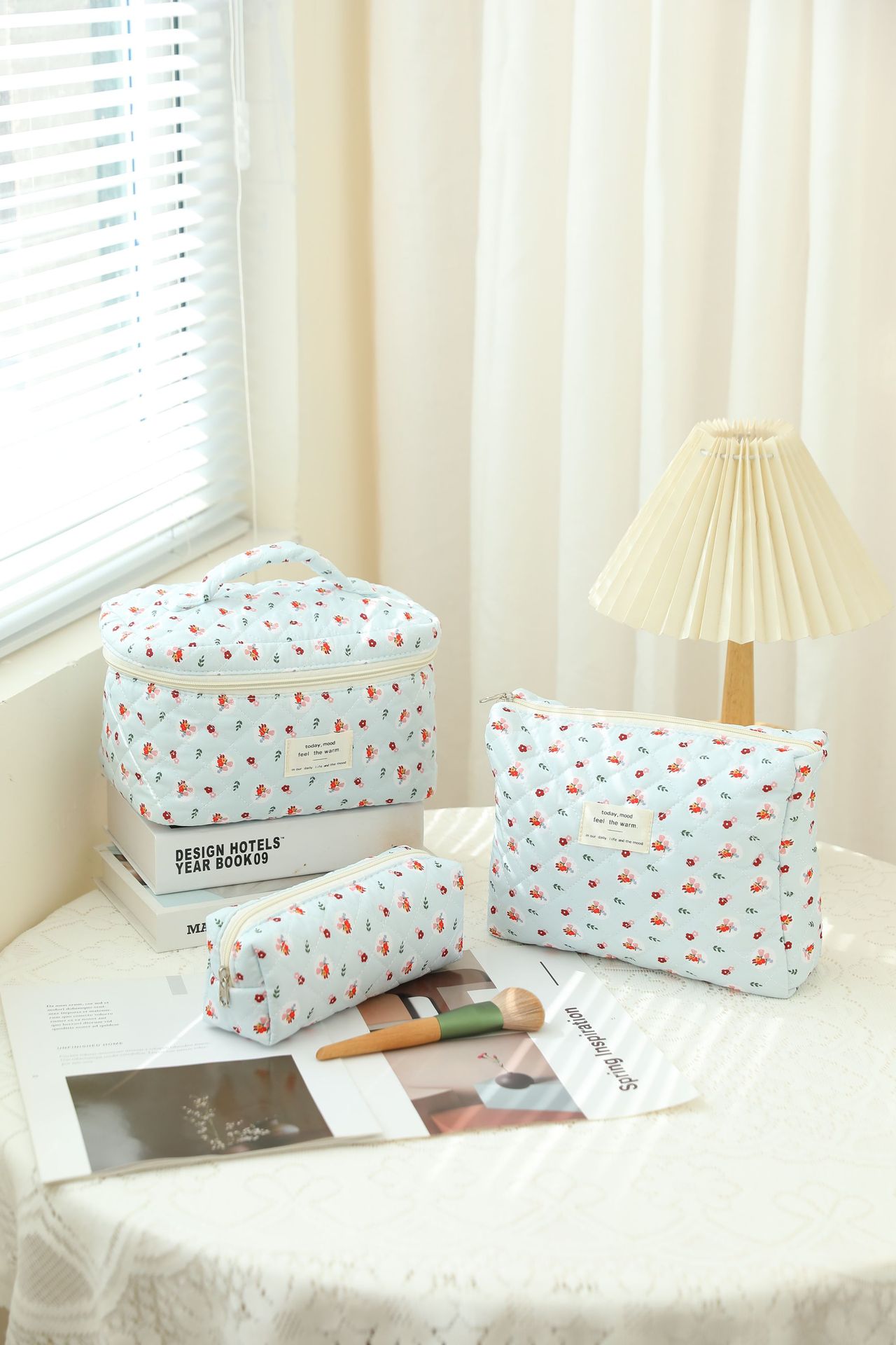 Storage Organizer Floral Quilted Makeup Bags Cotton Padded Cosmetic Bag Large Travel Toiletry Bag Women Zipper Wash Bag